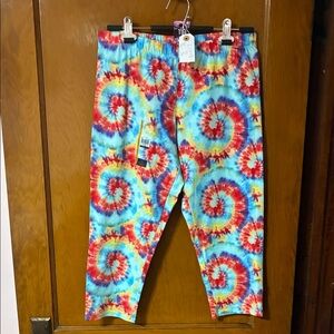 5/$10🌞 #119 - NOBO Vibrant Tie-Dye Capri Leggings